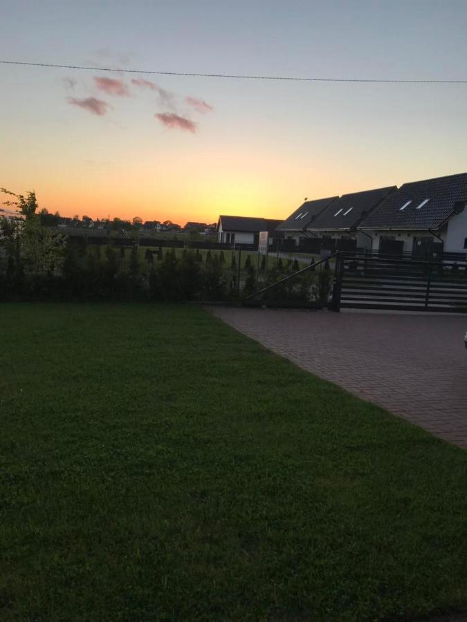Pokoje Goscinne U Izy Łeba Exterior foto